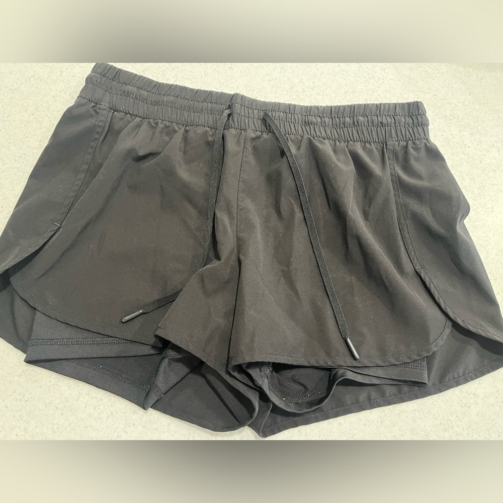 black women’s athletic flowy shorts